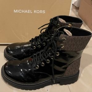 Michael Kors Alistair boots size 7